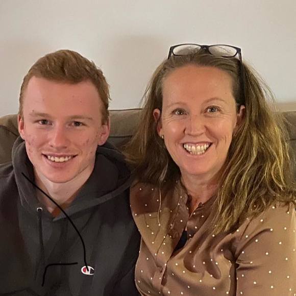 Meet your Posher, Jodie - Picture 1 of 1